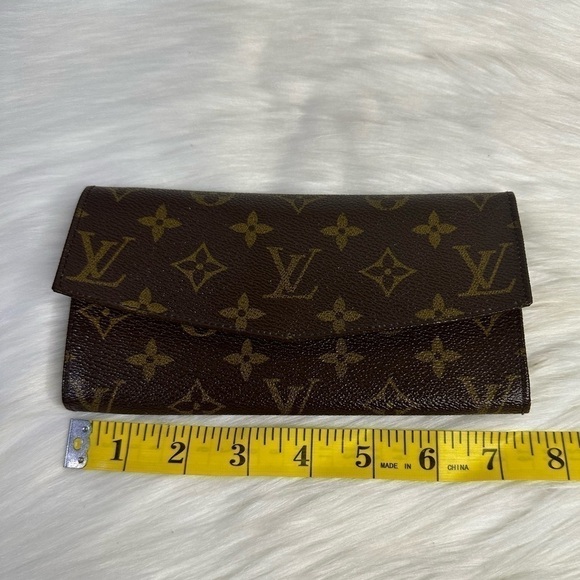 LOUIS VUITTON long zip wallet in monogram - Picture 15 of 17